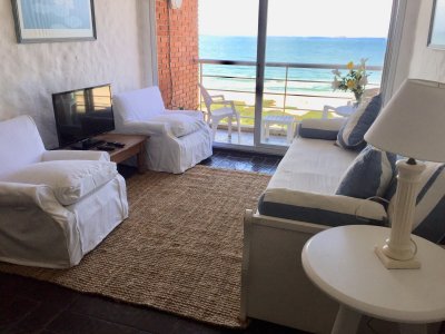 HERMOSO APARTAMENTO DE UN DORMITORIO FRENTE AL MAR 