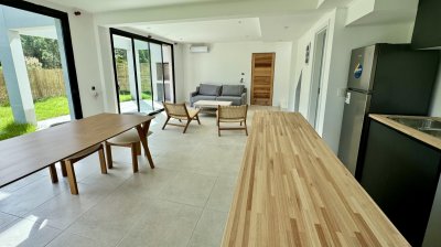 LUMINOSA CASA A ESTRENAR EN BARRA VERDE PARA VIVIR TODO EL AÑO