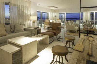 ESPECTACULAR APARTAMENTO RECICLADO DE 3 DORMITORIOS Y DEPENDENCIA CON VISTA AL MAR