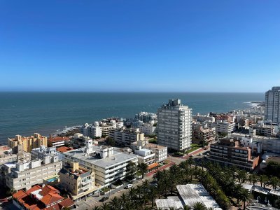 PENTHOUSE DE 2 DORMITORIOS CON GRAN VISTA AL MAR 