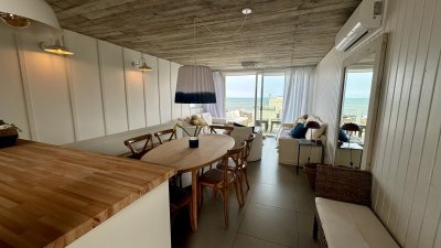 TRIPLEX RECICLADO DE 3 DORMITORIOS A METROS DEL MAR EN LA BARRA - MONTOYA
