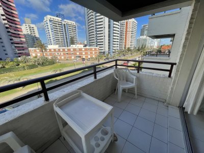 VENTA Y ALQUILER DEPARTAMENTO EN PUNTA DEL ESTE 1 DORMITORIO CON PISCINA
