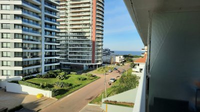 DEPARTAMENTO DE 2 DORMITORIOS CON BALCON 