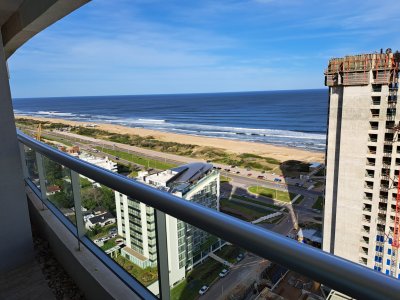 APARTAMENTO DE 2 DORMITORIOS EN SUITE EN EDIFICIO DE CATEGORIA 