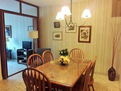 APARTAMENTO DE UN DORMITORIO UBICADO EN LA PENINSULA, CUENTA CON COCHERA Y GASTOS COMUNES BAJOS