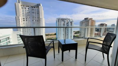 DEPARTAMENTO EN TORRE DE CATEGORIA CON VISTA A PLAYA MANSA