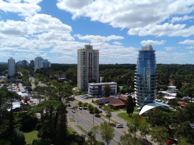 ALQUILER INVERNAL DEPARTAMENTO DE UN DORMITORIO EN EDIFICIO DE CATEGORÍA