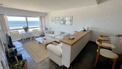 MUY LINDO APARTAMENTO DE UN DORMITORIO PRIMERA LINEA AL MAR 