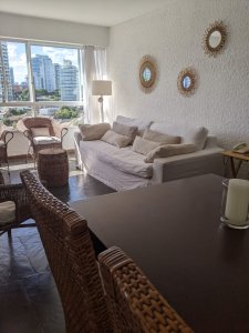 HERMOSO APARTAMENTO DE 1 DORMITORIO PRIMERA AL MAR LINEA EN PUNTA DEL ESTE 