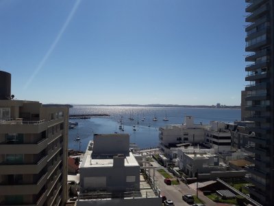 DIVINO APARTAMENTO EN ZONA DE PENINSULA, TERRAZA CON UNA VISTA INCREIBLE Y MUY LUMINOSO, A PASOS DEL PUERTO Y PLAYA..!!!