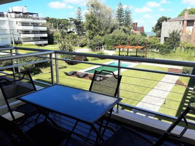 CONFORTABLE APARTAMENTO DE DOS DORMITORIOS  CON PARRILLERO PROPIO
