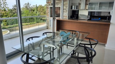 APARTAMENTO DE 3 DORMITORIOS EN SUITE CON BALCON CON PARRILLERO 