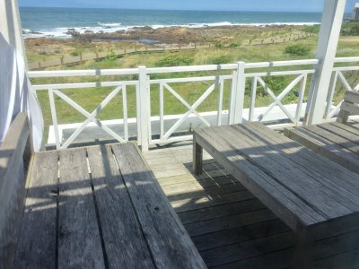 Primera linea al mar en montoya apto 2 dorm