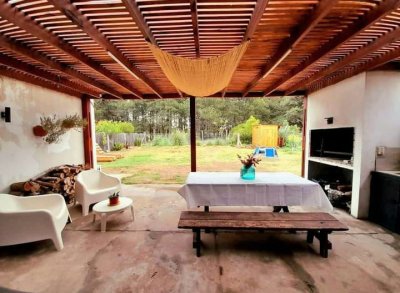 HERMOSA CASA EN PUNTA BALLENA 