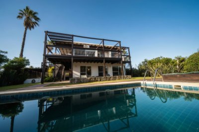 INVERSIÓN EN  EL CHORRO VENTA DE CASA 5 DORMITORIOS 