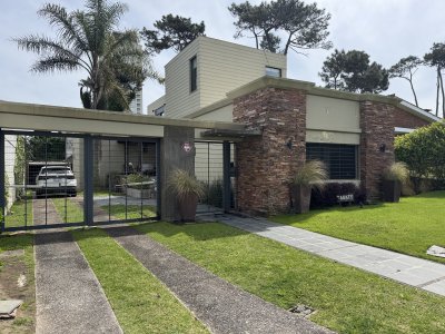 Casa en alquiler en la mansa con piscina climatizada