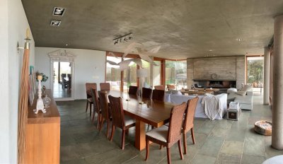EXCELENTE  CASA DE 4 DORMITORIOS  EN ALQUILER EN EL CHORRO  CON PISCINA