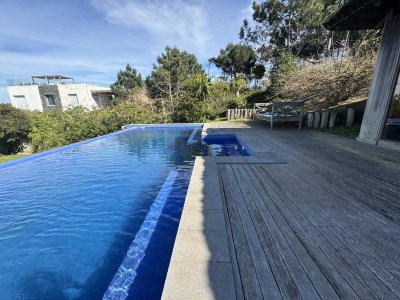 ESPECTACULAR CASA EN MONTOYA DE 3DORMITORIOS Y PISCINA 