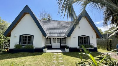 ALQUILER HERMOSA CASA EN LA BARRA DOS DORMITORIOS