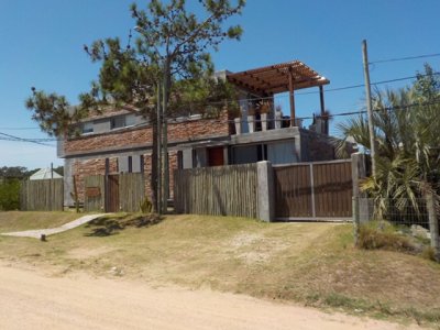 Casa en Manantiales, 4 dormitorios *
