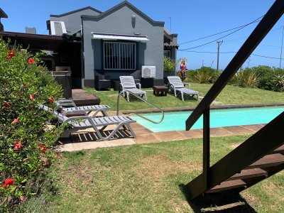Casa frente al mar con piscina La Barra