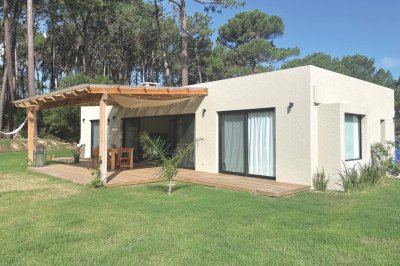 HERMOSA CASA A ESTRENAR 2 DORMITORIOS EN LA BARRA - BARRA VERDE