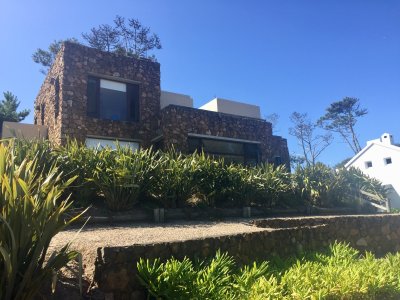 Casa en alquiler en Laguna Blanca