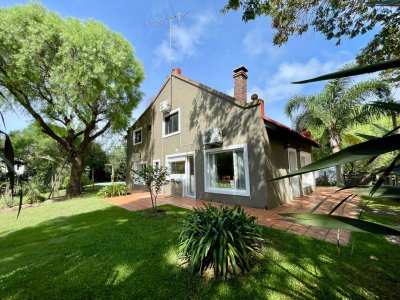 Casa en Miramar Acres, parque y piscina 