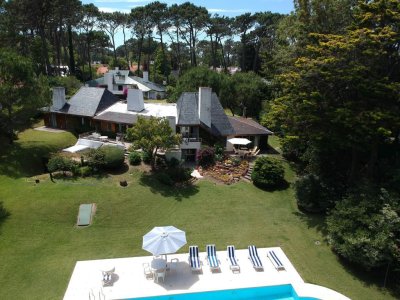 Casa en alquiler con piscina en Lugano 