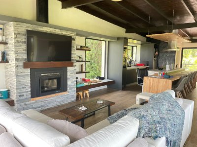 VENTA DE CASA  EN MONTOYA CON PISCINA
