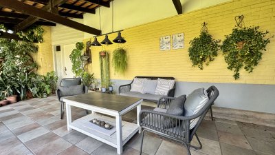 ALQUILER ANUAL 4 DORMITORIOS MAS DEPENDENCIA AMPLIO JARDIN Y PISCINA 