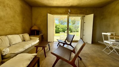 CASA EN PUNTA PIEDRAS