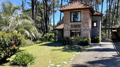 ALQUILER HERMOSA CASA A METROS DE PLAYA MONTOYA  