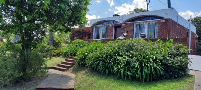 COMODA CASA DE 2 DORMITORIOS EN PINARES