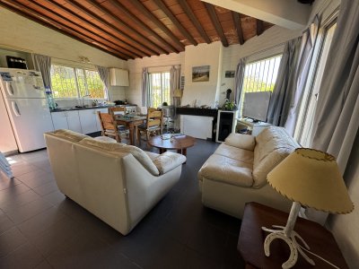 ALQUILER CASA EN LA BARRA A DOS CUADRAS DE LA POSTA DEL CANGREJO