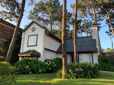 CASA 3 DORMITORIOS Y SERVICIO EN LA BRAVA PUNTA DEL ESTE
