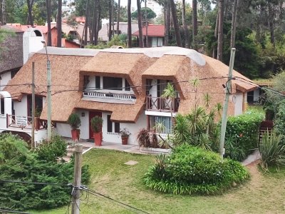  VENTA Y ALQUILER ANUAL,  CASA  EN PINARES CERCA DEL MAR