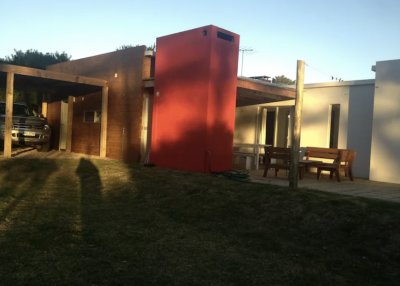 CASA EN ALQUILER EN BARRA VERDE CON PISCINA