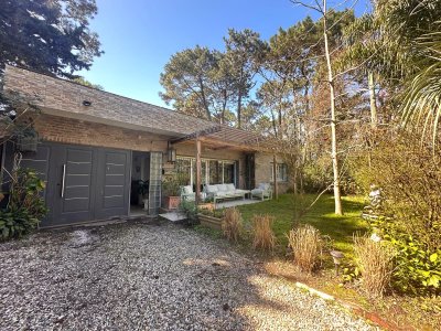 CALIDA CASA DE 3 DORMITORIOS EN BARRIO SAN RAFAEL