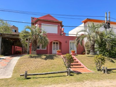 ALQUILER DE CASA  DORMITORIOS EN LA BARRA