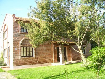 CASA EN ALQUILER EN LA BARRA DE 5 DORMITORIOS A METROS DE LA PLAYA