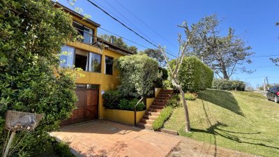 ALQUILER DE CASA 4 DORMITORIOS EN MONTOYA