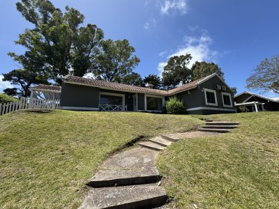 Casa en venta en La Arbolada