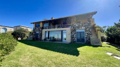 CASA 5 DORMITORIOS VISTA AL MAR EN BARRIO CERRADO LAGUNA BLANCA 