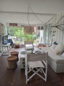 MUY LINDA CABAÑA 2 DORMITORIOS EN LA BARRA A 500 METROS DEL MAR 