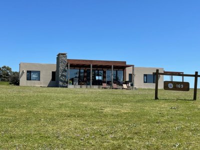 VENTA DE CASA DE 2 DORMITORIOS EN PUEBLO MIO