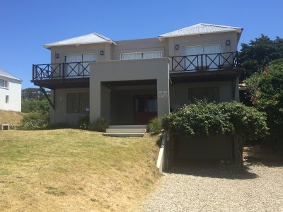 Casa en alquiler en Montoya, vista al mar