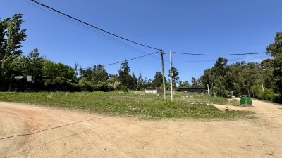 OPORTUNIDAD TERRENO ESQUINERO EN MIRAMAR ACRES 