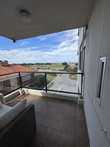 Apartamento en primera línea, playa brava 