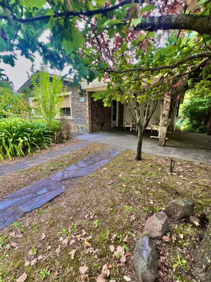 Oportunidad en Barrio Beaulieu - Potencial, ubicación y calidad constructiva